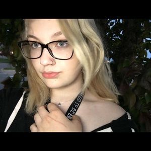 Meet your Posher, Malena